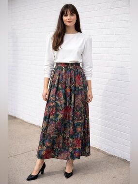 Worthington vintage Dark Green Floral Midi Skirt with Red and Blue Accents lar